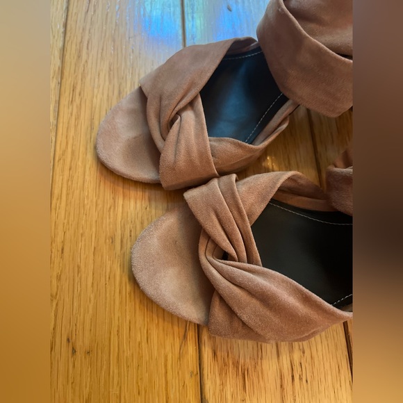 Kendal + Kylie pink suede sandal heels - Picture 3 of 10